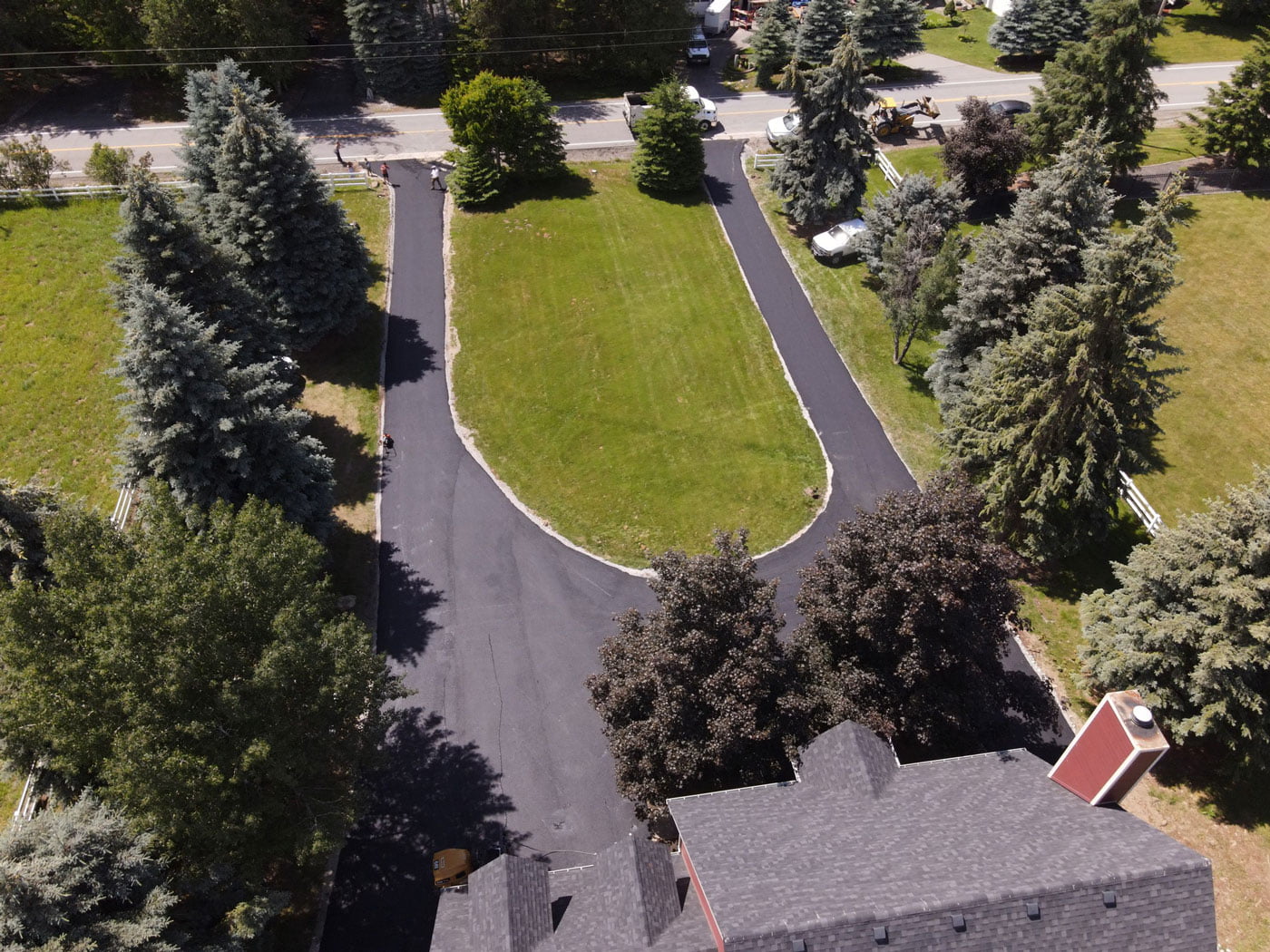 How Driveway Sealcoating Can Save You Time and Money